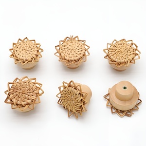 Boutons en osier personnalisés vintage pour portes de garde-robe accessoires de meubles poignées de tiroir en rotin bouton de porte naturel - Product Image 1