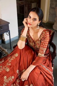 Ensemble Lehenga Choli brodé orange, tenue de mariée traditionnelle pour les femmes pour les fêtes de mariage - Product Image 2