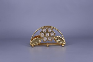 Porte-serviettes en métal doré à motif floral avec détails en cristal, idéal pour les réunions de famille, l'accueil des invités et les cadeaux élégants - Product Image 6