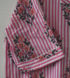 Conjunto de Pijama Elegante de Algodón Tejido con Rayas Florales Rosas, Estampado a Mano, Ropa de Dormir Larga para Mujer, Exquisito Conjunto de Dos Piezas - Product Image 3