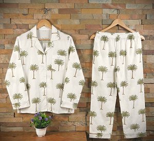 Ensemble de pyjama pour femme en coton 100% fait main en Inde, motif floral palmier dessiné à la main, col en V, fermeture boutonnée, manches longues, printemps/été, séchage rapide - Product Image 2
