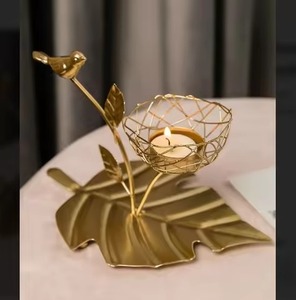 Portavelas de Metal Hecho a Mano para Decoración Navideña, Colección de Regalos de Temporada - Product Image 5
