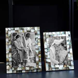 Marco de Fotos Hecho a Mano de Primera Calidad en Madera MDF y Nácar con Acabado Brillante, Diseño Creativo, Opción de Logotipo Personalizado - Tradebyd - Product Image 3