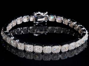 Pulsera de tenis geométrica cuadrada chapada en rodio para mujer con cristales plateados brillantes - Product Image 2