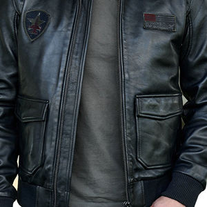 Chaqueta de Piloto de Cuero Genuino Negro para Hombre con Cuello de Piel de Oveja - Product Image 3