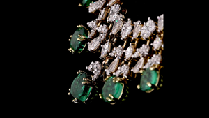 Conjunto de Collar de Plata para Novia con Diamantes Cultivados en Laboratorio y Piedras de Aspecto Esmeralda Verde |   Joyería nupcial de lujo - Product Image 6