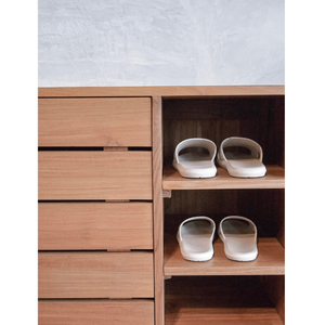 Meubles de rangement en teck rayé pour chambre d'hôtes – Approvisionnement en gros pour contrats - Product Image 5