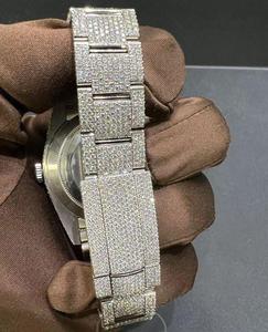 Montre-bracelet automatique tendance en acier inoxydable avec cadran indexé style hip-hop, sertie de diamants Moissanite, en promotion au meilleur prix - Product Image 4