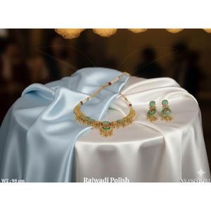Conjunto de Collar y Pendientes de Latón Pulido Estilo Rajwadi, Diseño Rajastaní, Acabado Dorado Tradicional para Novias, Ideal para Fiestas, Compromisos y Bodas - Product Image 2