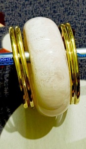 Bracelets en résine et bois massifs faits à la main, bijoux fantaisie bohèmes empilables, accessoires de mode en gros - Product Image 4