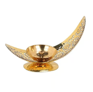 Lampe à huile en laiton doré sculptée en forme de palmier, pour les rituels d'éclairage spirituel, disponible à prix de gros. - Product Image 3