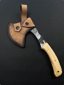 Hacha de campamento de acero forjado artesanal con espiga plana, mango de madera noble y funda de cuero genuino - Herramienta industrial de supervivencia para bricolaje - Product Image 6