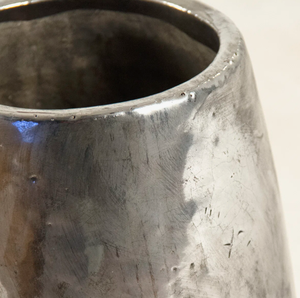 Florero de Metal con acabado plateado brillante para centro de mesa, colgante de jarrón Metal, maceta de acento de pared contemporánea - Product Image 3