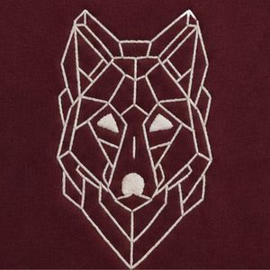 เสื้อยืดโอเวอร์ไซส์สีแดงเลือดหมูสำหรับผู้ชาย ปักโลโก้หมาป่าตามสั่ง ผ้าคอตตอนหนา สตรีทแวร์ คอกลม แขนสั้น สวมใส่สบายทรงหลวมสำหรับฤดูร้อน - Product Image 5