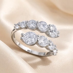 Bague ouverte ajustable en argent sterling 925 avec moissanite taille ronde, bijou unique pour mariage et anniversaire, idéal pour un cadeau - Product Image 1