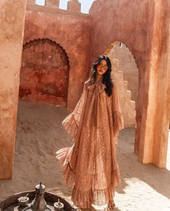 Elegante Vestido Maxi Felipa de Primera Calidad, Romance y Lujo de Resort con Volantes Dramáticos, Caídas Suaves y Silueta Fluida - Product Image 2