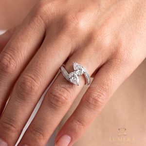 Bague de fiançailles Toi et Moi Halo en diamant double taille poire, diamant de laboratoire original, cadeau d'anniversaire - Product Image 3
