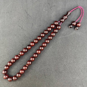Tasbih de Resina Hecho a Mano para Hombres y Mujeres Musulmanes con un Elegante Diseño de Inspiración Islámica, Cuentas de Oración de Resina Hechas a Mano Exclusivas con Premi - Product Image 3