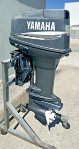Listo para enviar: Motor fueraborda usado de 40 CV y 2 tiempos, eje de 20 pulgadas, año 1999, 360 horas, con accesorios, ¡el más vendido! - Product Image 2