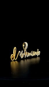 ตัวอักษรยอดนิยมที่กำหนดเองได้925สเตอร์ลิงเงินแท้ VVS เพชรโมอิสซาไนต์ประดับด้วยเพชรมีจี้ชื่อตัวอักษรชุบทอง - Product Image 2