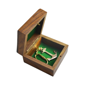 Llavero Náutico de Latón con Diseño de Archivo y Caja de Madera Cuadrada con Acabado Natural, Decoración de Mesa - Product Image 3