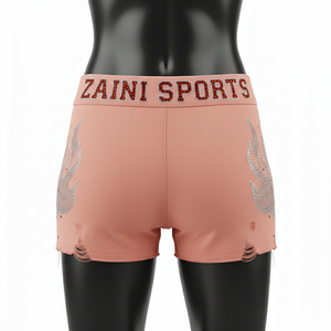 Shorts de mujer de algodón premium con spandex, tela suave y elástica, color melocotón, logotipo con transferencia térmica de diamantes de imitación. - Product Image 2