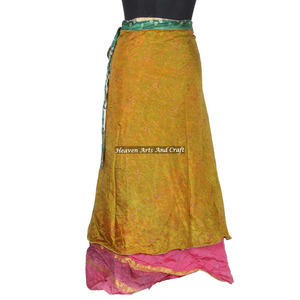 Nouvelle jupe longue portefeuille imprimée de créateur, en soie de Jaipur du Rajasthan, style sari, jupe portefeuille magique indienne réversible en soie artistique - Product Image 3
