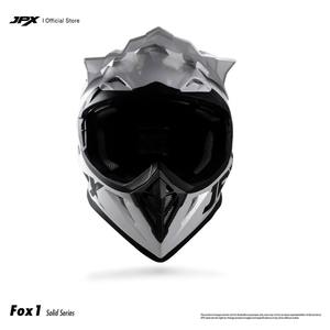 Casco JPX Fox1 Solid Pearl White Supermoto Cross, con un diseño elegante y un acabado metálico audaz para protección. - Product Image 1