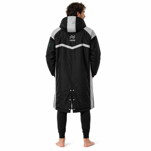 Parka de bain pour adulte avec logo personnalisé OEM, imperméable, thermique, à capuche, pour l'entraînement des équipes de natation et les sports de plage - Product Image 4