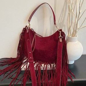 Bolso Bandolera de Ante Borgoña con Borlas Estilo Bohemio, Correa Única, Cierre de Cremallera, para Todas las Temporadas, para Mujer - Product Image 1