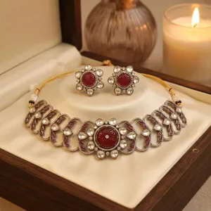 Conjunto de Collar y Pendientes de Latón con Incrustaciones de Kundan y Polki, Joyería Nupcial India Tradicional, Tono Dorado, Conjunto de Joyería de Boda Unisex - Product Image 3