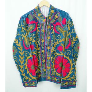 Blazer en velours matelassé brodé à la main, écologique, motif floral, col rond, doublure en coton, veste à manches longues, style bohème - Product Image 5