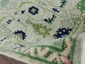 Alfombra rectangular verde de pelo corto, estilo vintage chic, con diseño floral, hecha a mano, para sala de estar, alfombra de lana de alta calidad. - Product Image 2