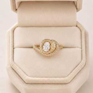 Anillo de Compromiso de Oro Sólido de 10K, 14K o 18K con Diamante Cultivado en Laboratorio de Corte Brillante Ovalado de 0.55ct, Certificado por IGI, Color E VVS - Product Image 1