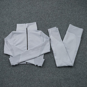 ชุดโยคะผู้หญิงแบบเรียบสีพื้น ระบายอากาศได้ดี ชุดออกกำลังกาย 2 ชิ้น เอวยางยืด สำหรับออกกำลังกายและฟิตเนส - Product Image 1