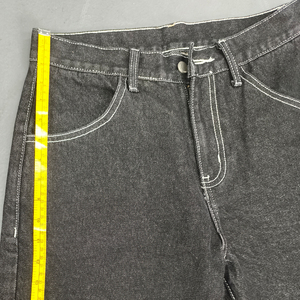 Fabricación de Shorts de Mezclilla Negra Cruda Personalizados con Logotipo Bordado, Shorts de Mezclilla Anchos Premium para Hombre - Product Image 5