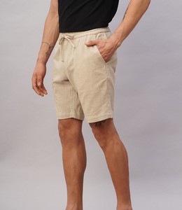 Shorts d'été pour homme en satin de coton beige, coupe classique - Product Image 3
