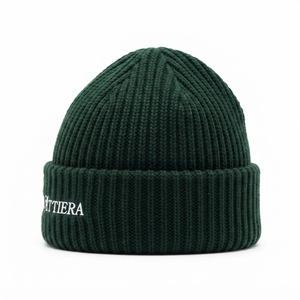 Gorro de Punto Acanalado Verde Oscuro con Puño, Gorro Cálido de Invierno con Logotipo Bordado Personalizado - Product Image 4