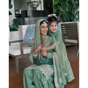 Salwar Kameez de Seda de Diseño con Bordado Intenso, Conjunto de Fiesta con Top, Pantalón Plazzo y Dupatta para Mujer - Product Image 4