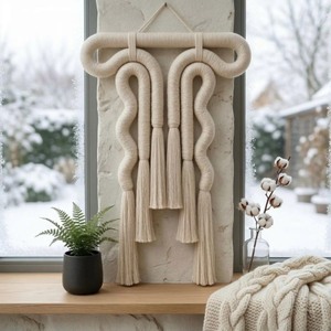 Décoration murale en macramé, style bohème, design géométrique abstrait, fibres naturelles, forme irrégulière, emballage en une seule pièce - Product Image 2