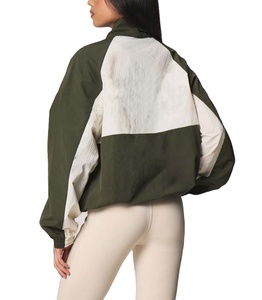 Chaqueta cortavientos con cordón ajustable en colores otoñales para mujer, con logotipo personalizado y cremallera completa, en oferta. - Product Image 2