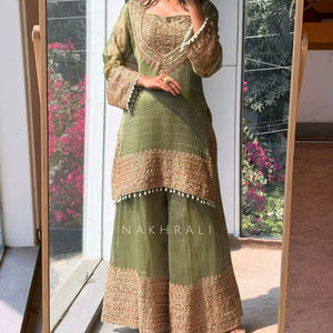 Ensemble Kurta Palazzo Moderne en Soie Chinon Lourde Brodé de Luxe à Séchage Rapide – Édition Spéciale Fêtes - Product Image 5