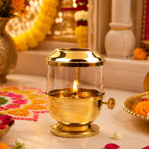Lampe à huile traditionnelle Klassic Akhand Jyoti Diya en laiton pur de 6 pouces avec couvercle en verre et bouton de réglage de la mèche pour le temple Pooja - Product Image 1