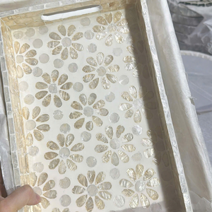 Plateau en rotin incrusté de nacre vietnamienne sélectionné pour l'organisation des serviettes de spa et l'amélioration des ambiances naturelles de villégiature - Product Image 3