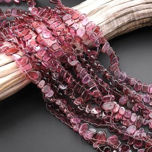 Perles de pierres précieuses en grenat de Malaya rose mauve naturel, ovales lisses, percées au centre, extra translucides, en fil. - Product Image 1