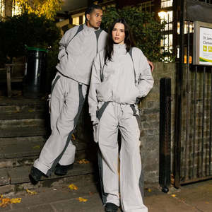 Conjunto Deportivo Personalizado con Logotipo Impreso en DTG, Reflectante, de Invierno, Unisex, Ligero, de Nailon Impermeable, Cortavientos para Correr - Product Image 6