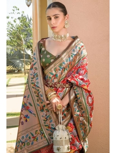 KV Women's <b>Red</b> Kanjivaram Woven <b>Saree</b> With Unstitched Blouse - Product Image 6