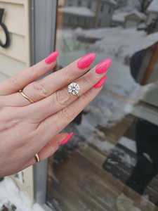 Bague de fiançailles solitaire avec diamant rond de laboratoire de 5 carats, or blanc 14 carats, certifiée IGI - Product Image 4