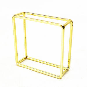 Ronds de serviette carrés en acier inoxydable de haute qualité rehaussent la valeur perçue de la vaisselle et des draps. - Product Image 4