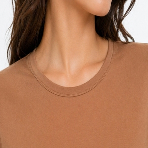 Conjunto de camiseta y pantalones cortos para mujer, ropa informal de dos piezas para verano, cómoda, suave, transpirable, ligera y suave - Product Image 4